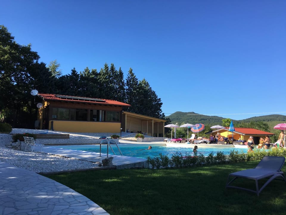 Swimming pool, Swimming pool