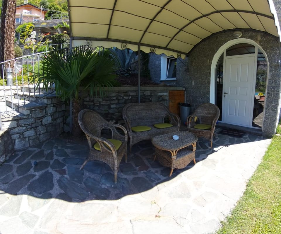 Patio, Garden, Garden view, Lake view, Mountain view