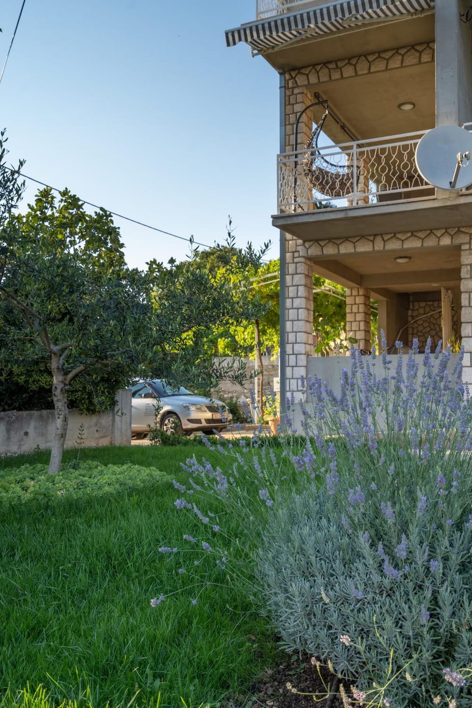 Facade/entrance, Garden, Balcony/Terrace