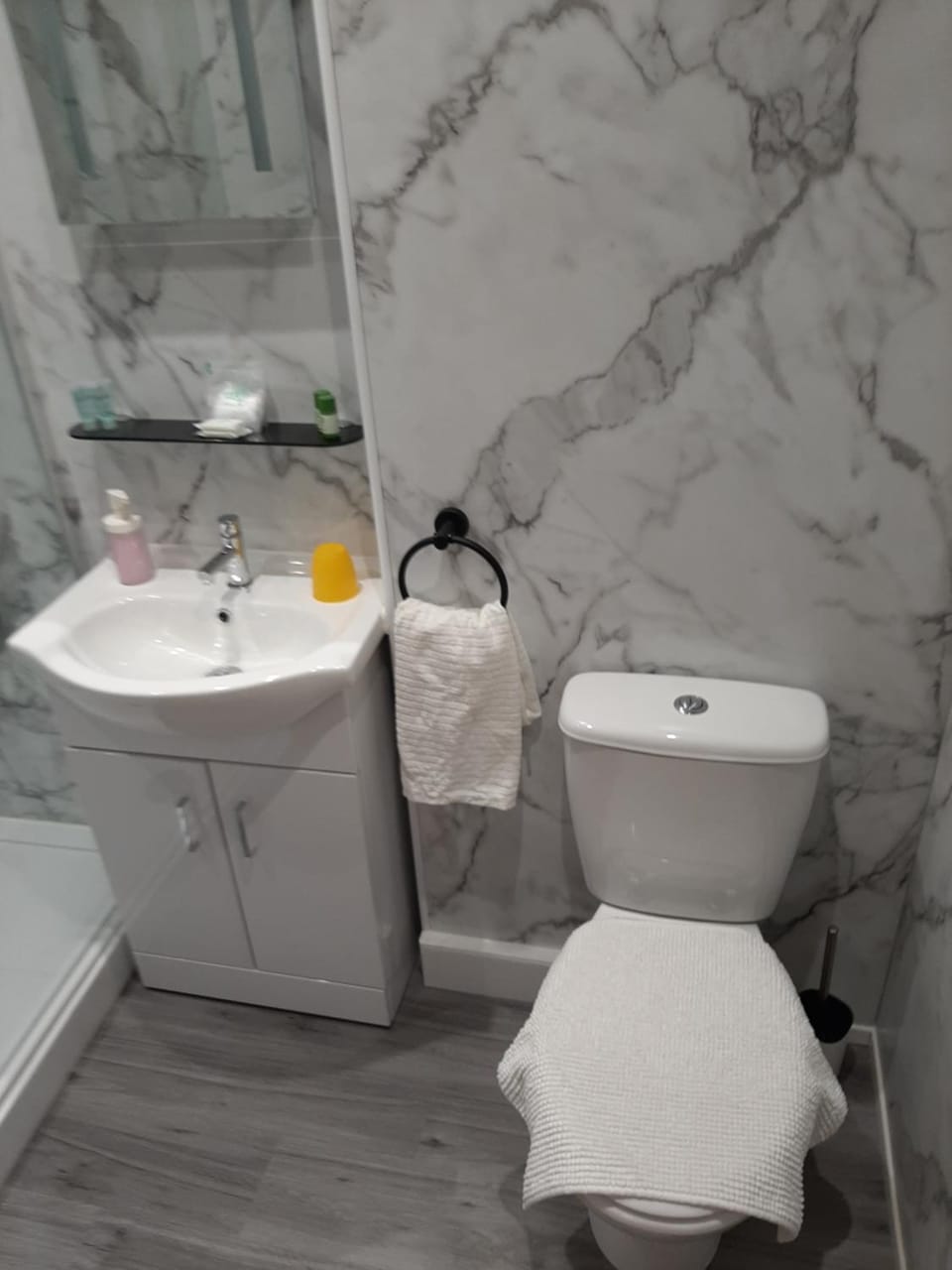 Toilet, Bathroom, towels