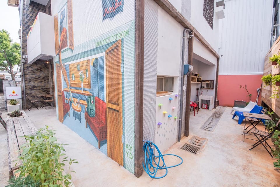 Facade/entrance, Off site, Area and facilities