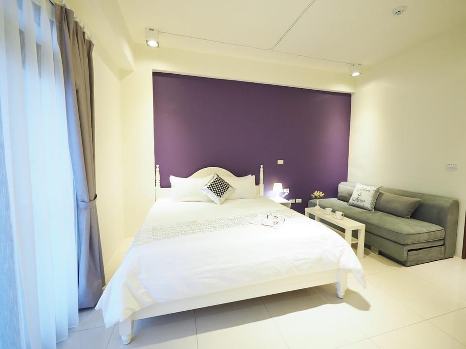 Photo of the whole room, bunk bed