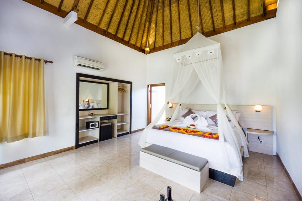 Photo of the whole room, Bedroom, minibar, wardrobe