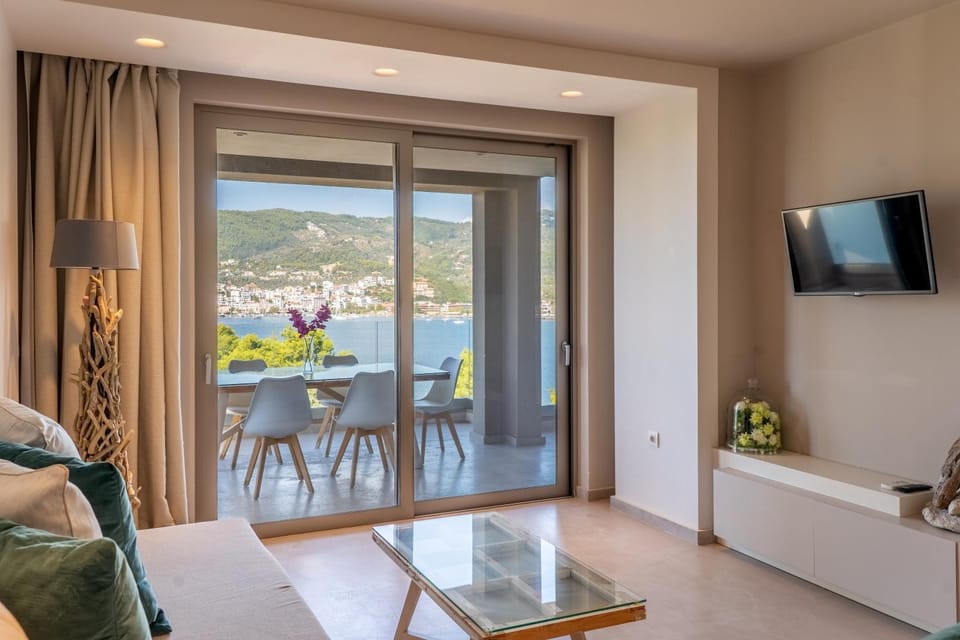 TV and multimedia, Balcony/Terrace, Living room, Seating area, Sea view