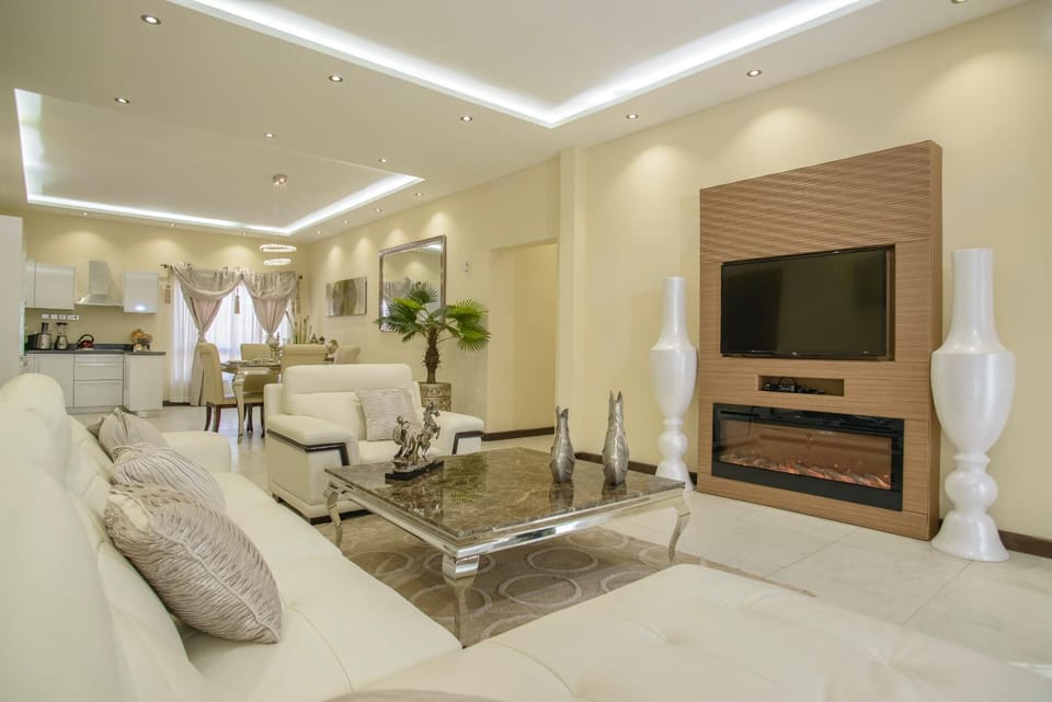 Communal lounge/ TV room, Living room