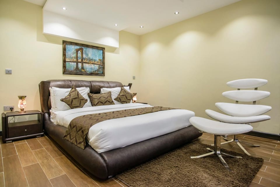 Bed, Photo of the whole room, Decorative detail