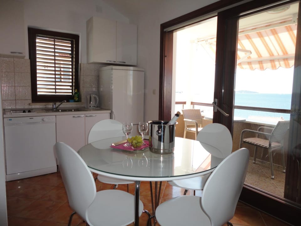 Dining area, Sea view