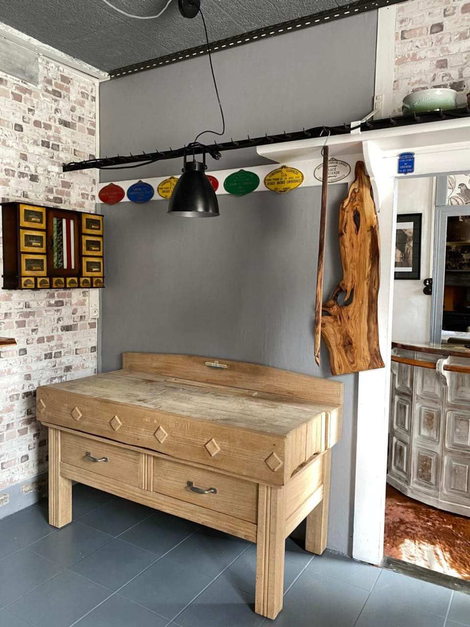 Kitchen or kitchenette