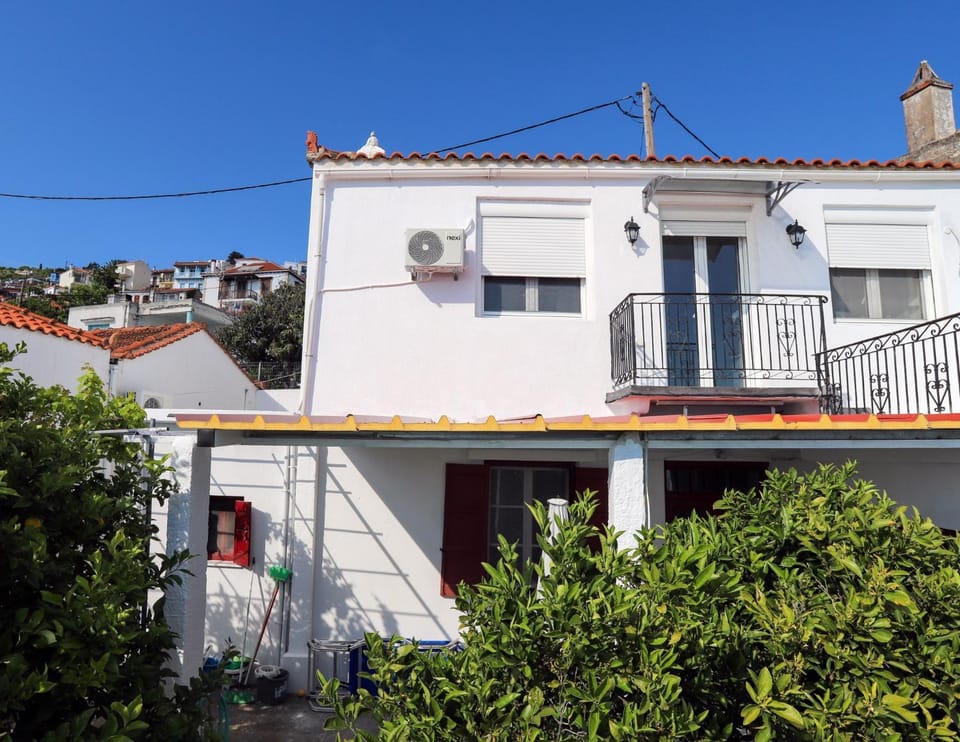Property building, Day
