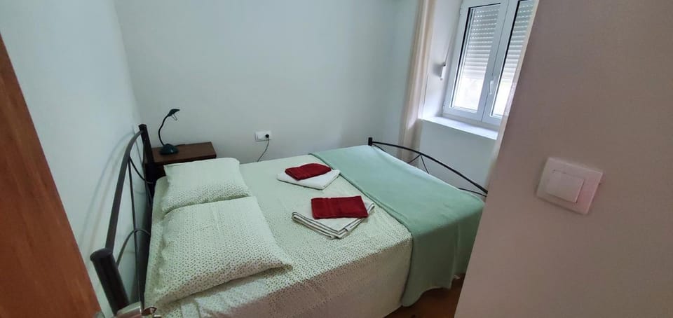 Property building, Photo of the whole room, Bedroom