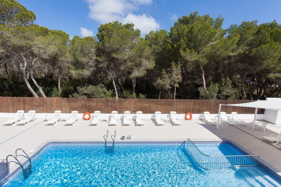 Patio, Garden, Swimming pool