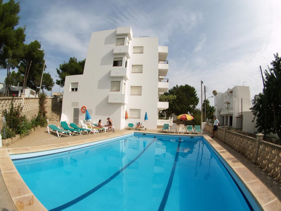 Day, Swimming pool, Swimming pool