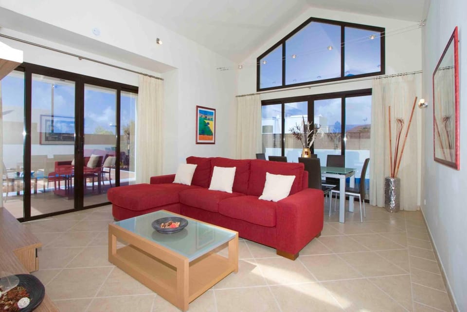 Day, Living room