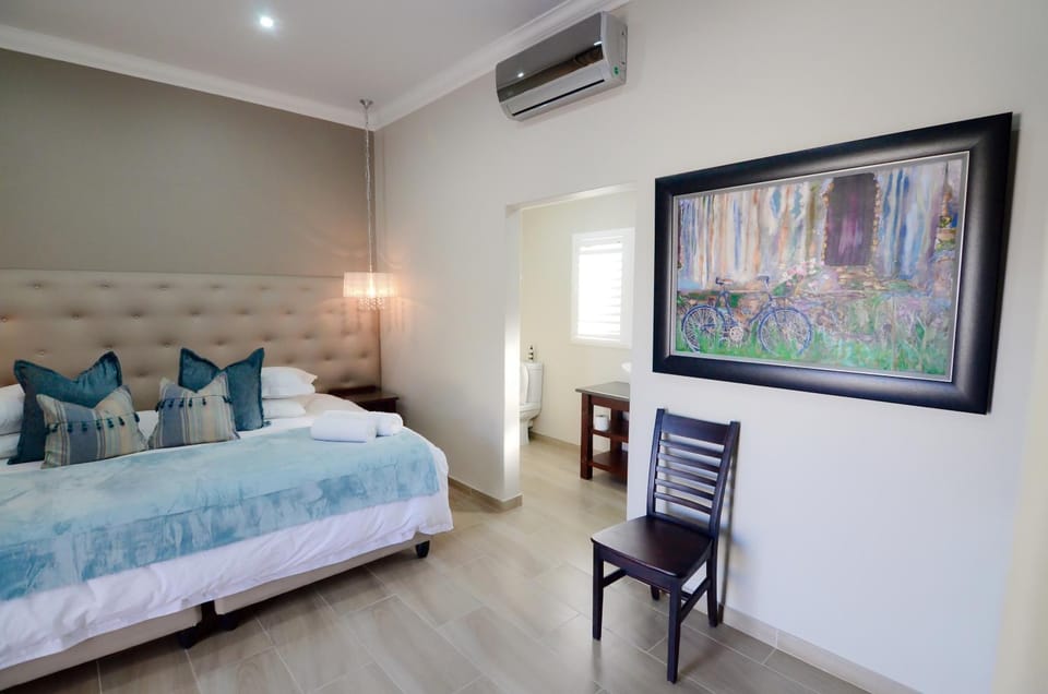 Toilet, Bed, Coffee/tea facilities, Decorative detail, Area and facilities, Certificate/Award