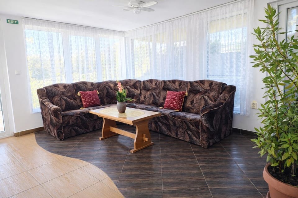 Pensiunea Gaby Bed and Breakfast in Brașov County