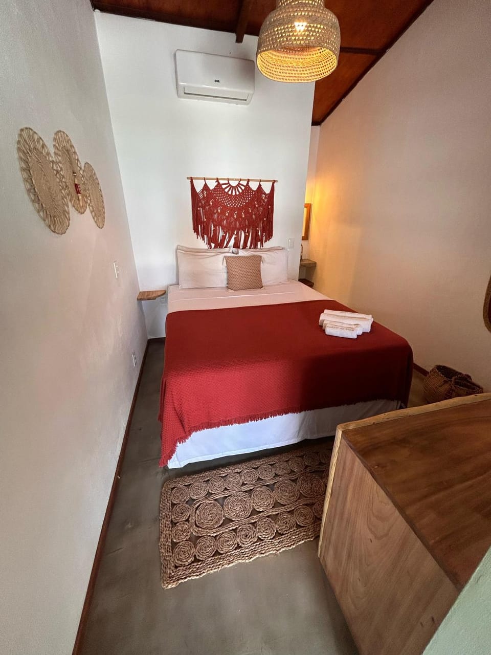 Bed, Photo of the whole room, Bedroom, towels, air conditioner