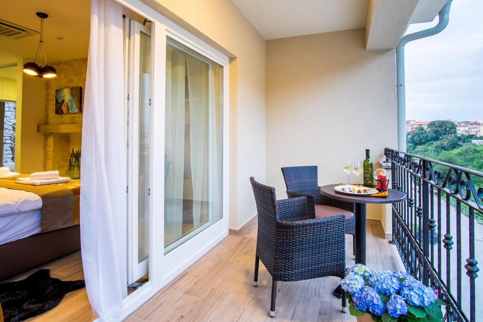 Day, Balcony/Terrace, Alcoholic drinks