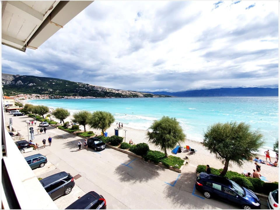 Beach, Mountain view, Sea view, Location