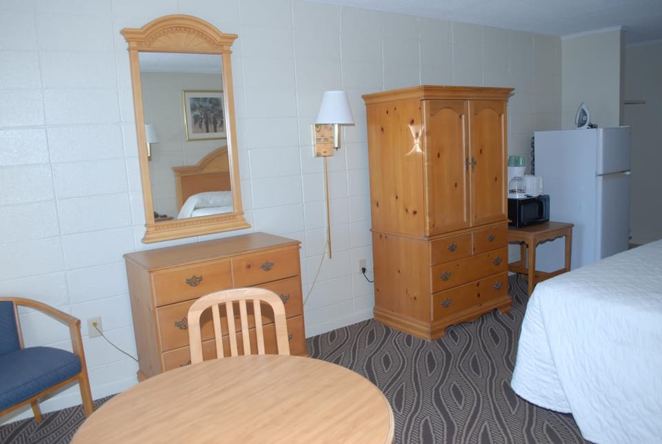 Admiral Motor Inn Motel in Myrtle Beach