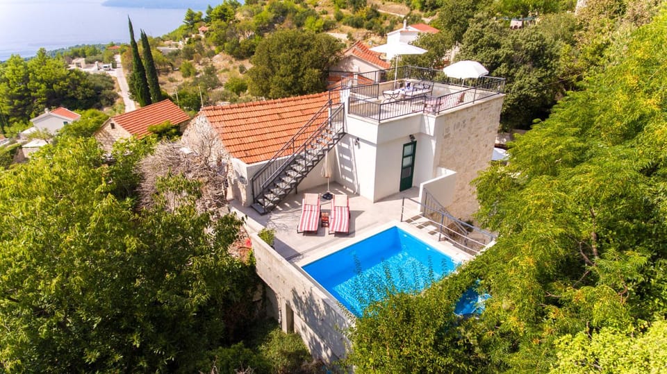 Mountain view, Pool view, Sea view, Swimming pool