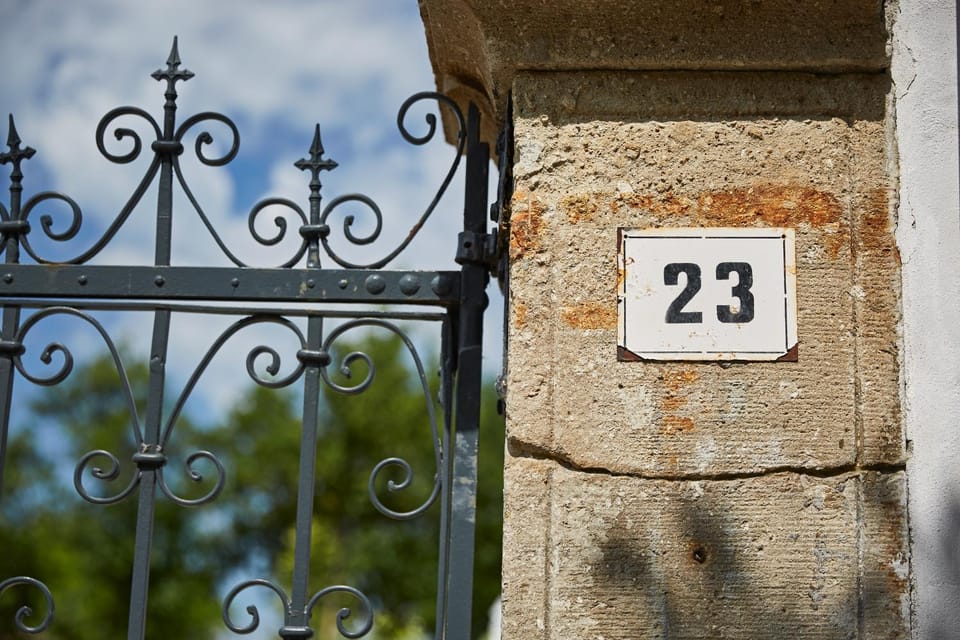 Facade/entrance, Logo/Certificate/Sign, Street view