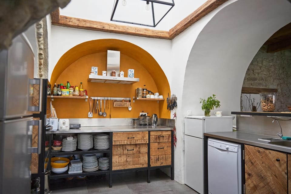 Kitchen or kitchenette, Food and drinks, Continental breakfast