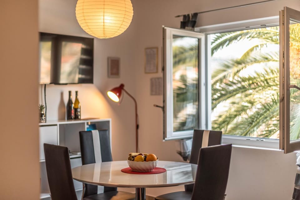 Dining area, Garden view, Sea view, Street view