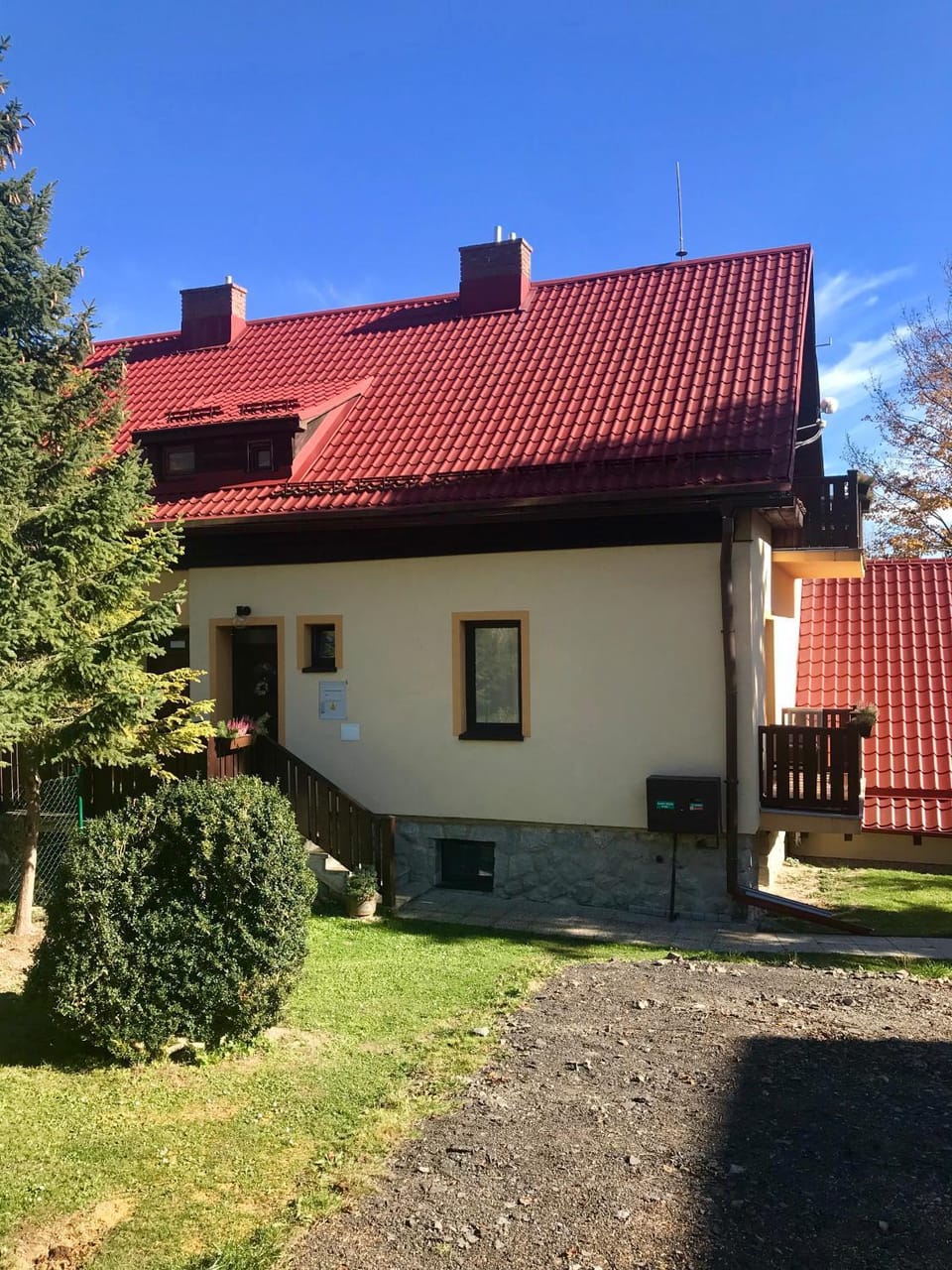 Facade/entrance, Garden, Area and facilities