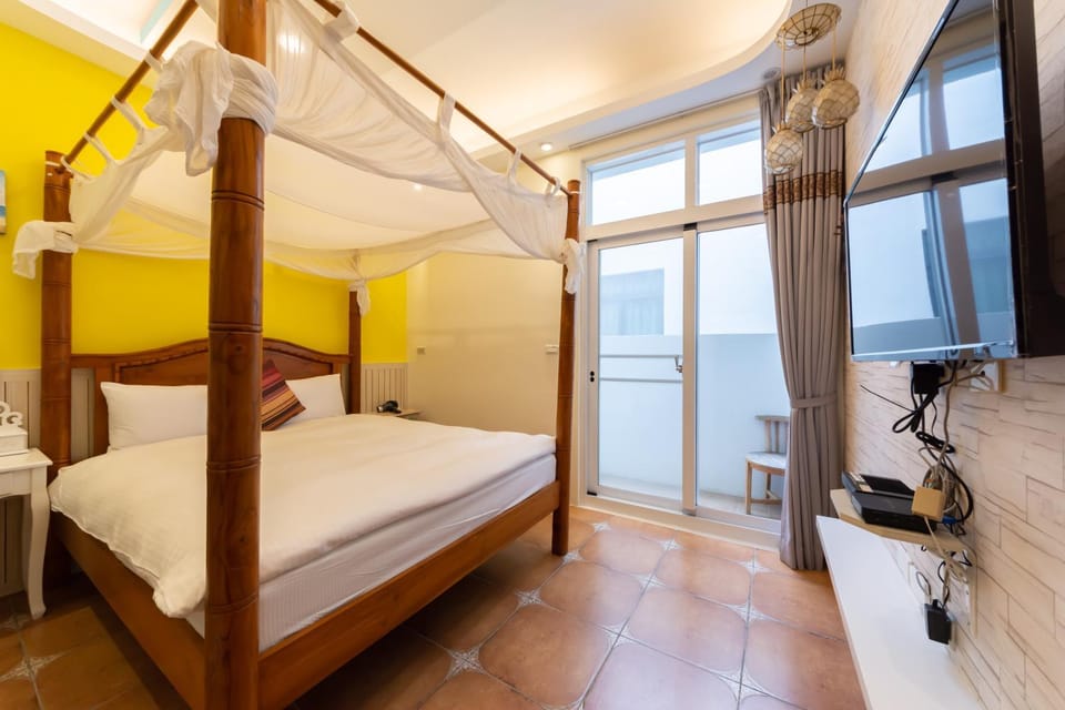 TV and multimedia, Bedroom, bunk bed, air conditioner