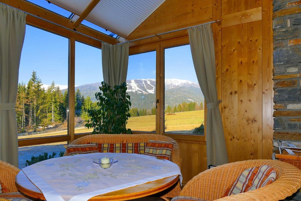 Spring, View (from property/room), Photo of the whole room, Decorative detail, Sunrise