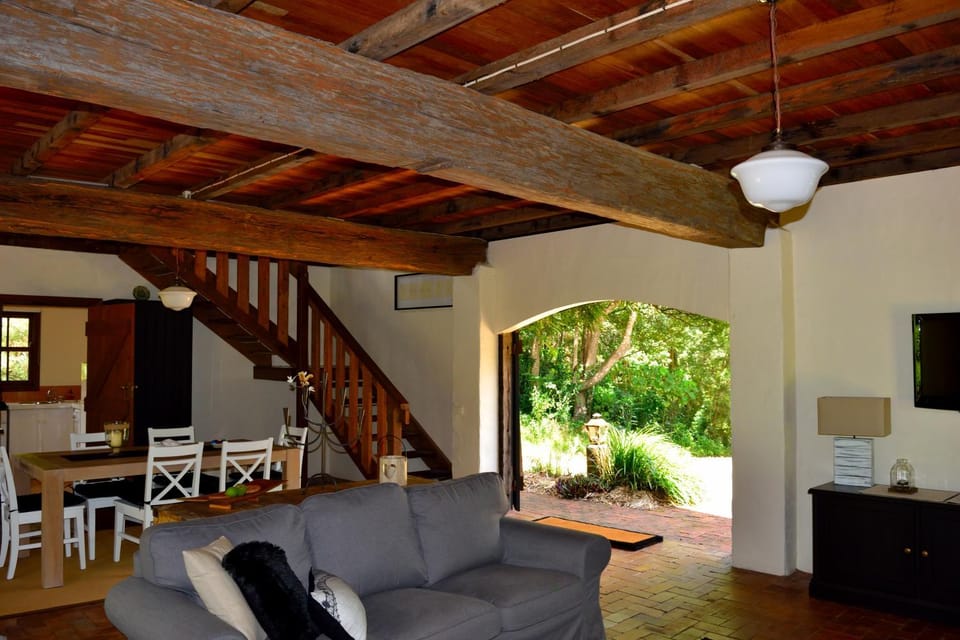 Day, Living room