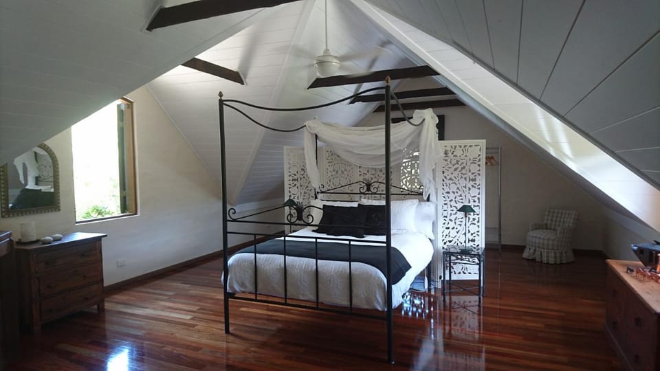 Bed, Day, Photo of the whole room, Bedroom