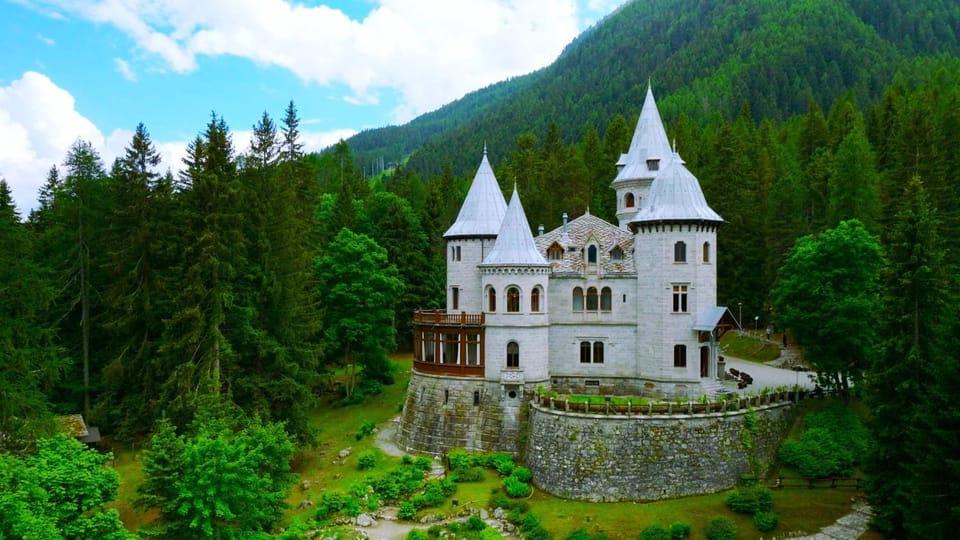 Nearby landmark, Entertainment