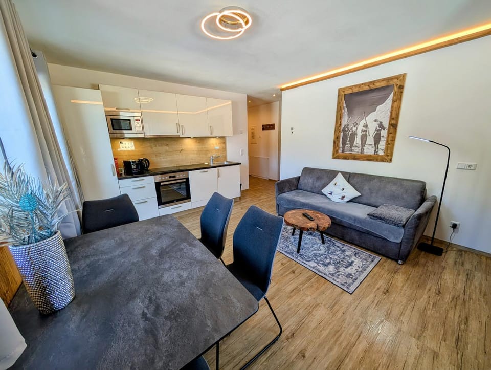 Living room, Seating area, Dining area