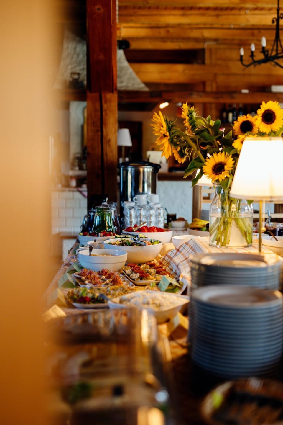 Food and drinks, Food, Buffet breakfast, Lunch