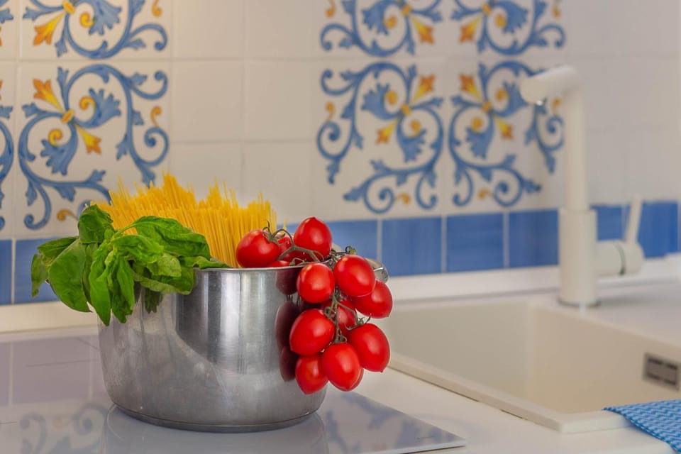 Kitchen or kitchenette, Decorative detail