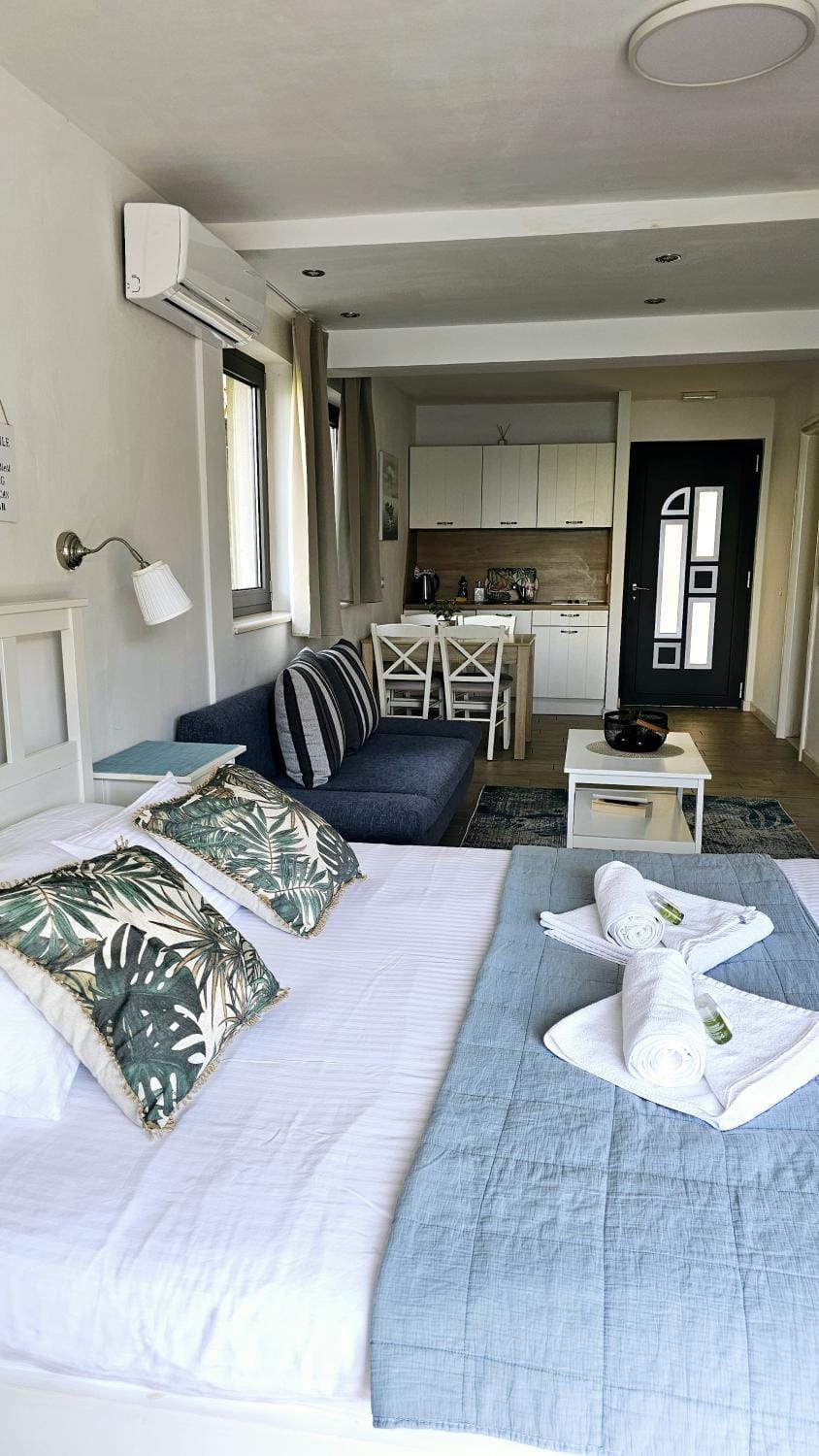 Bed, Living room, Seating area