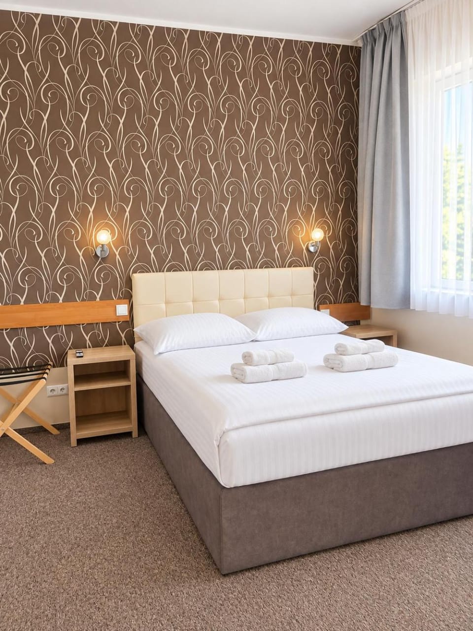 Bed, Photo of the whole room, Bedroom