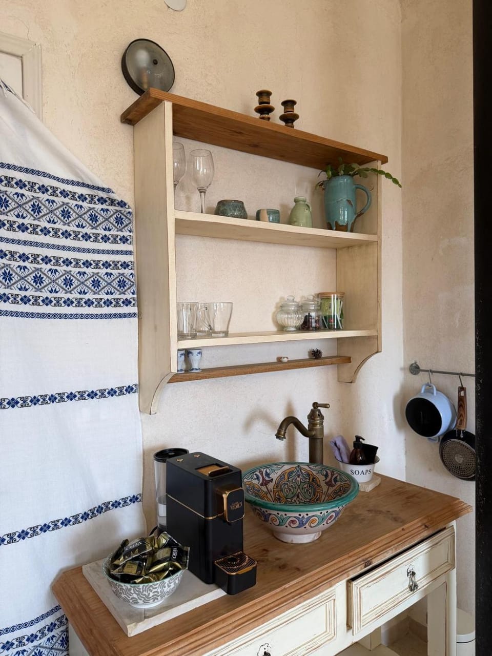Coffee/tea facilities, Kitchen or kitchenette