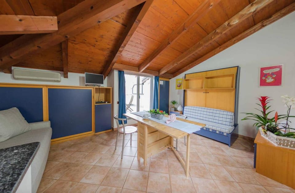 Kitchen or kitchenette, Living room, Bedroom