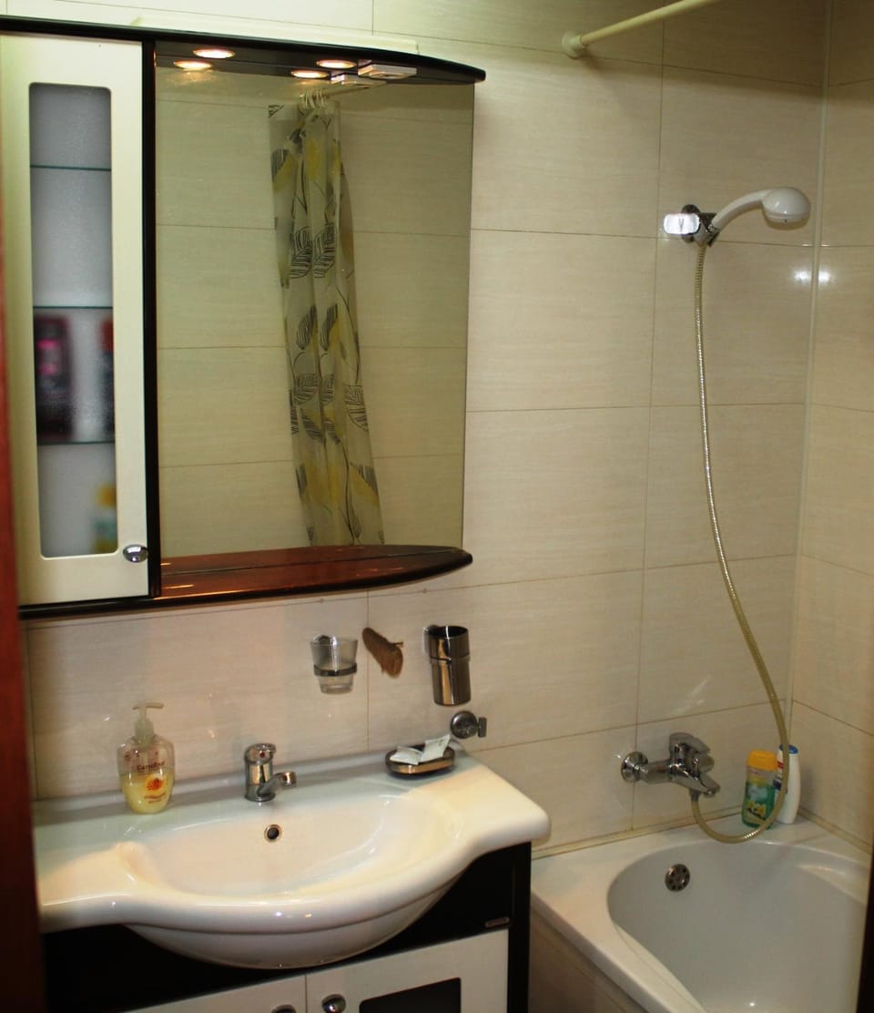 Shower, Bath