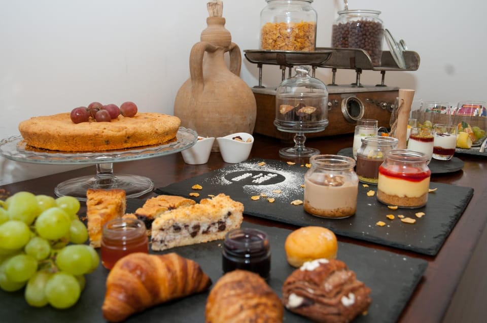 Continental breakfast, Buffet breakfast