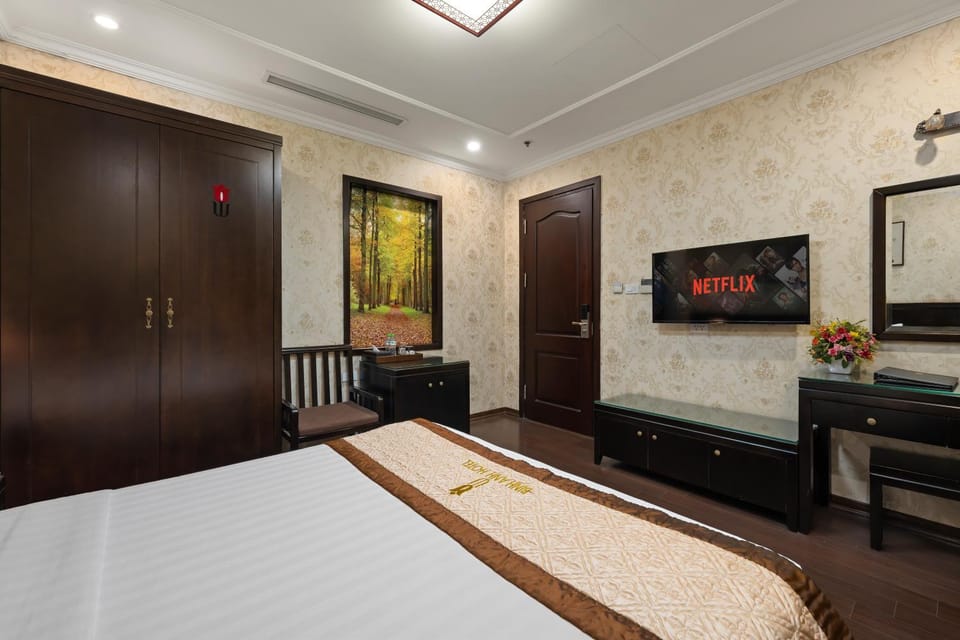 Bed, TV and multimedia, Photo of the whole room, furniture