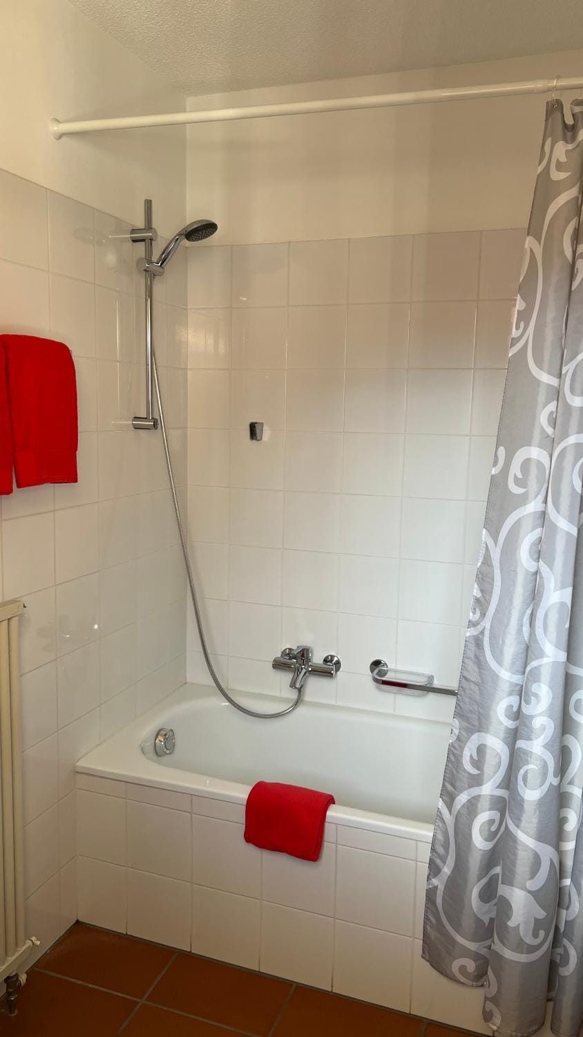 Shower, Bathroom, Bath, towels