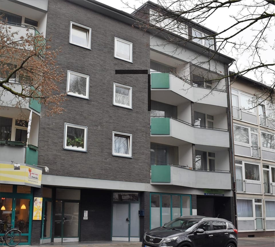 Property building, Facade/entrance