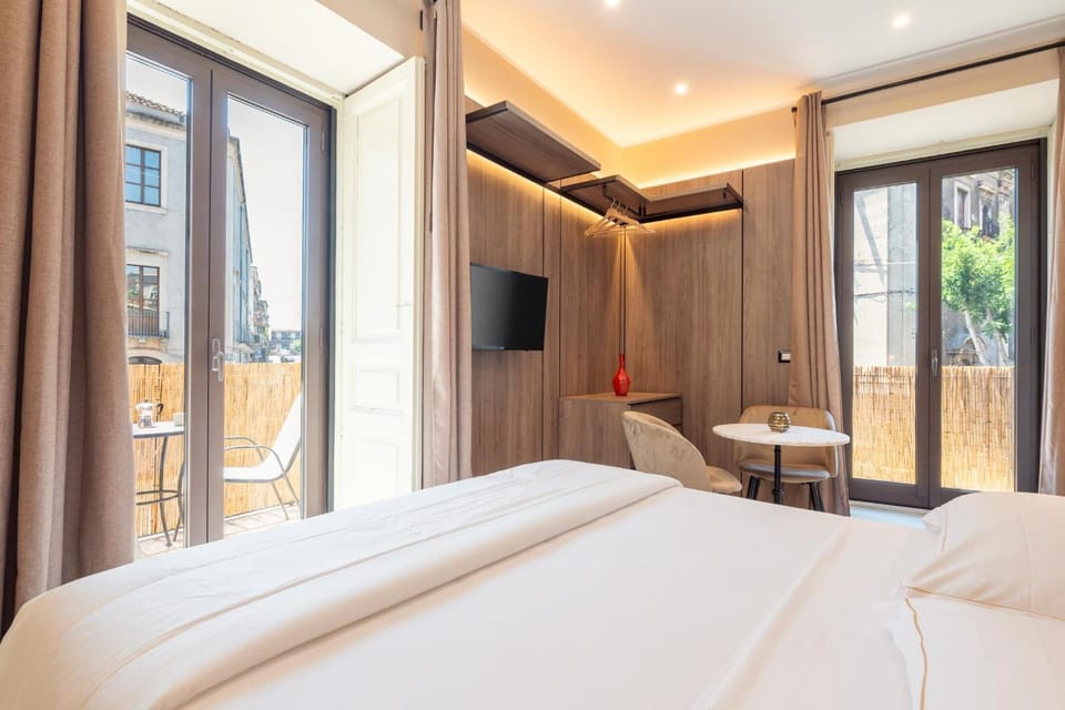 View (from property/room), Balcony/Terrace, Bedroom