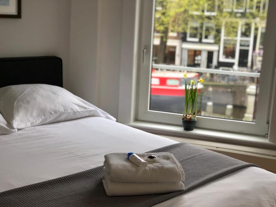 Bridge Inn Bed and Breakfast in Amsterdam