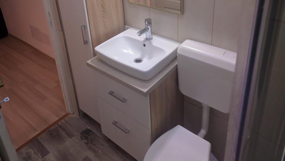 Shower, Toilet, Night, Summer, Bathroom, Decorative detail, On site