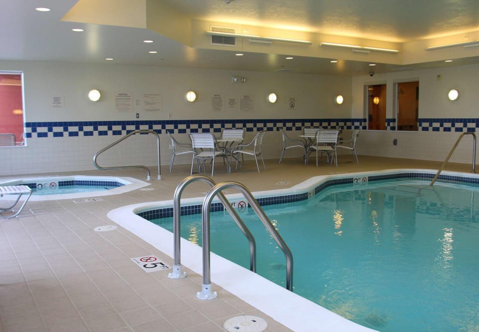 Hot Tub, Swimming pool