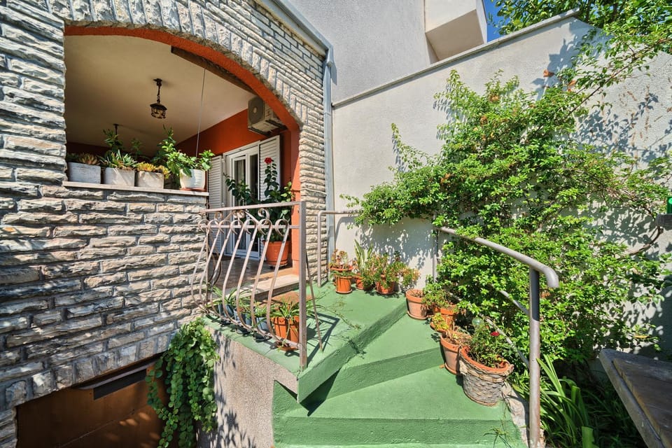 Property building, Garden